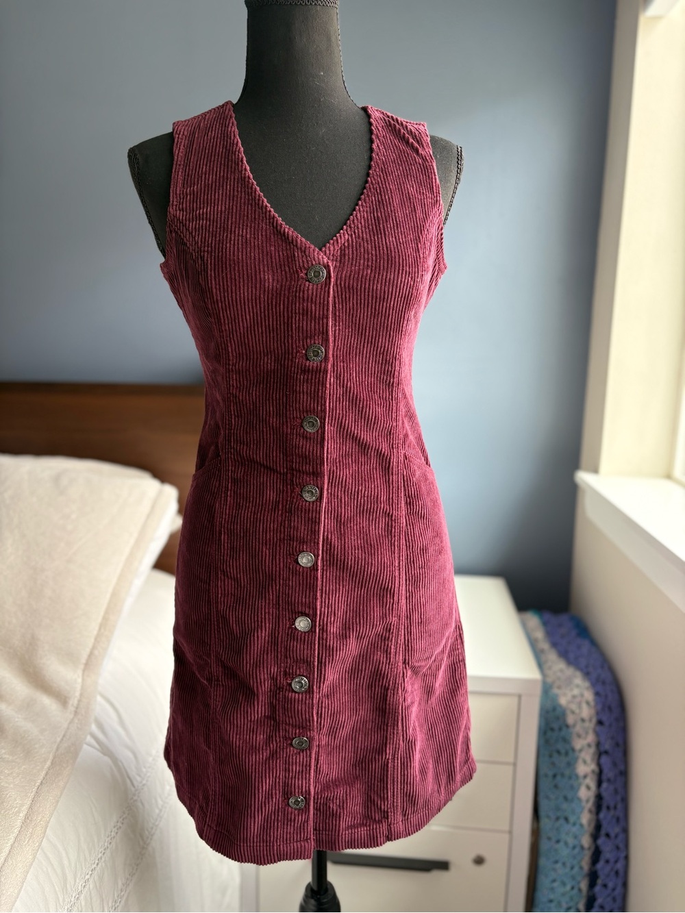 Levi's Vianna Sleeveless Button-Down Corduroy Mini Dress in Wine - Vest Dress